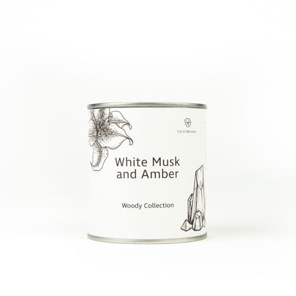 white musk & amber candle l vegan & handmade with soy wax