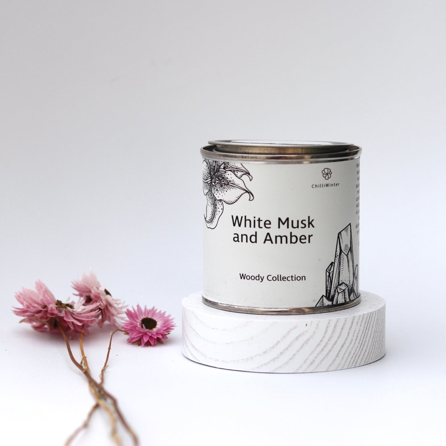 White Musk & Amber Candle l Vegan & Handmade with Soy Wax